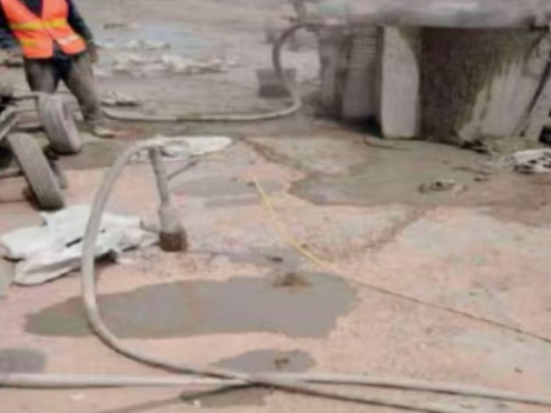 东莞水泥混凝土路面板底注浆技术 路面脱空注浆整治方案