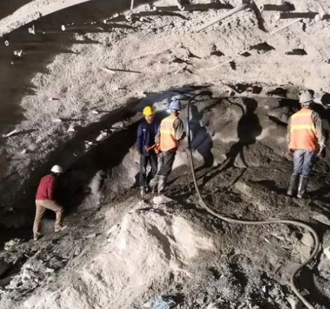 东莞拱顶带模注浆料的施工流程及注意事项